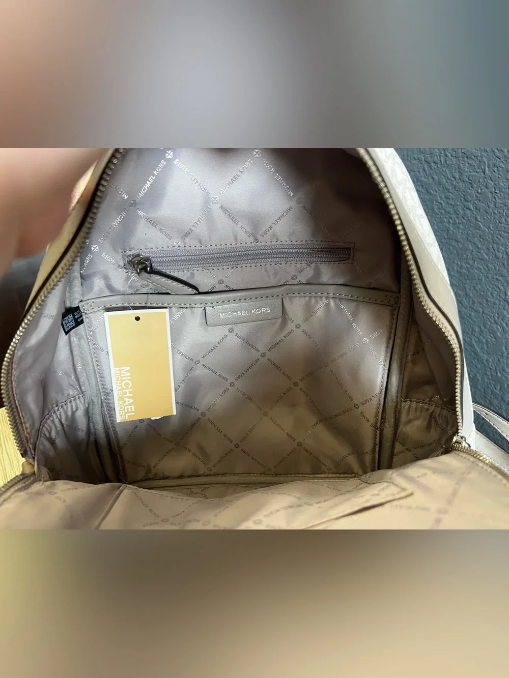 🆕 Michael Kors Kenly White and Taupe Logo Dome Backpack